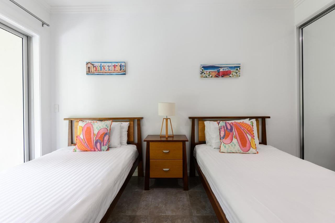 Island Views Beachfront Apartments بالم كوف المظهر الخارجي الصورة