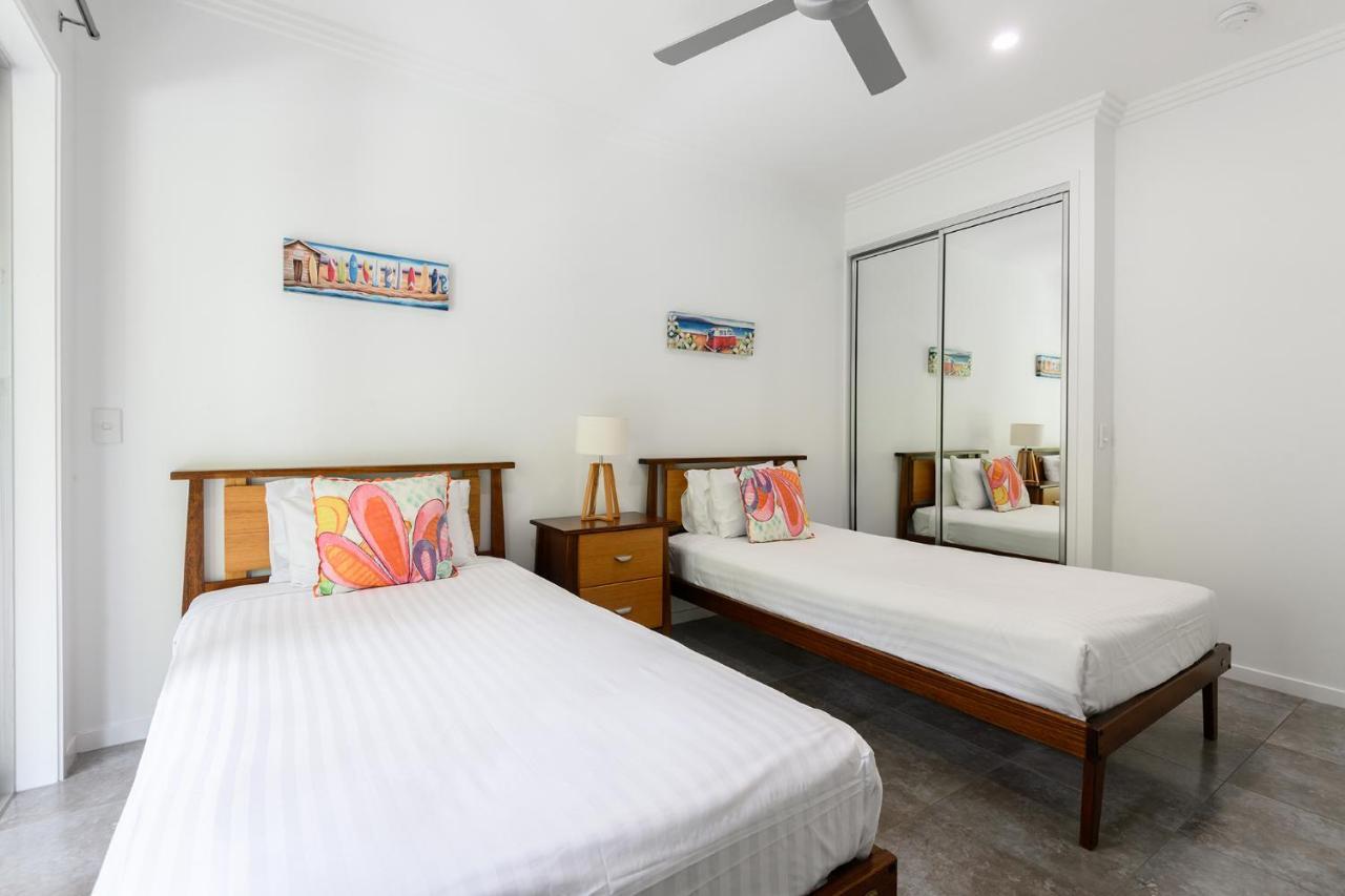 Island Views Beachfront Apartments بالم كوف المظهر الخارجي الصورة