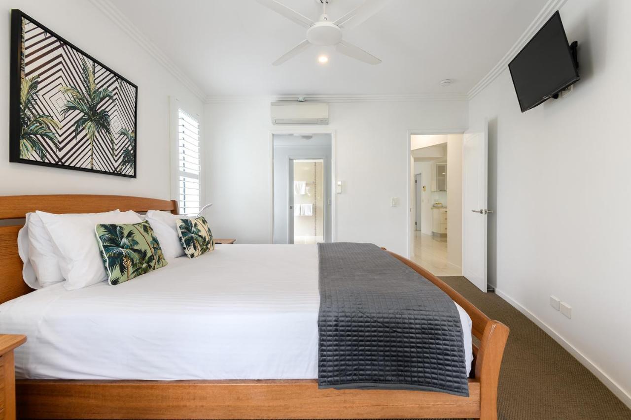 Island Views Beachfront Apartments بالم كوف المظهر الخارجي الصورة