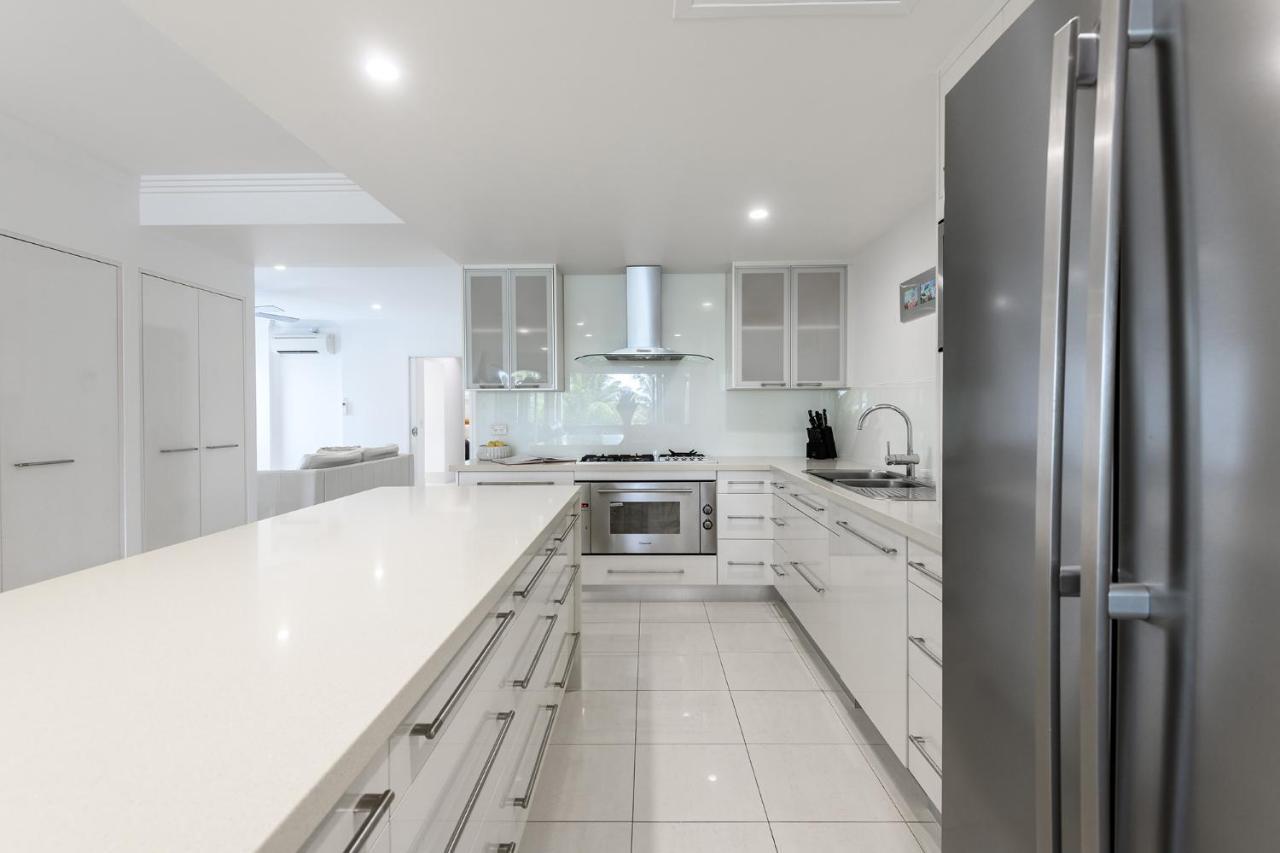 Island Views Beachfront Apartments بالم كوف المظهر الخارجي الصورة