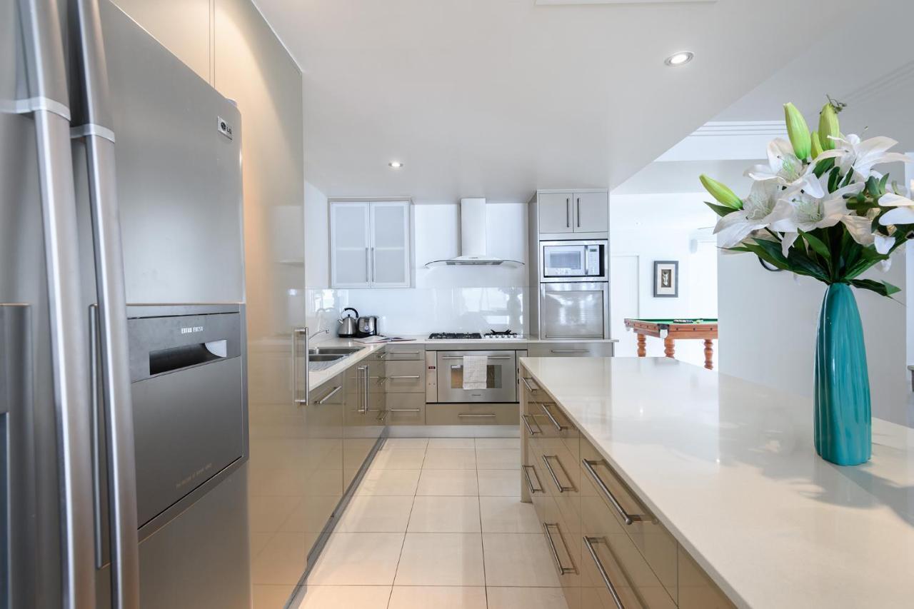Island Views Beachfront Apartments بالم كوف المظهر الخارجي الصورة