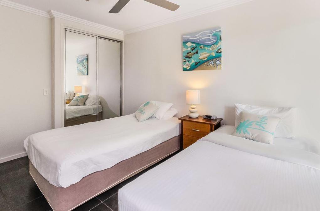 Island Views Beachfront Apartments بالم كوف المظهر الخارجي الصورة