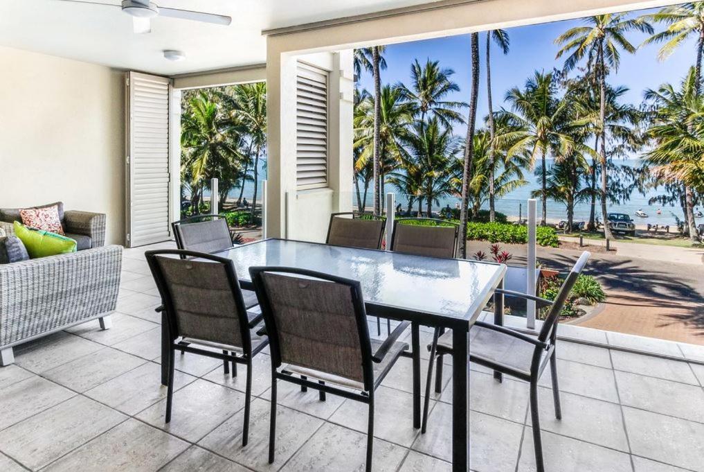 Island Views Beachfront Apartments بالم كوف المظهر الخارجي الصورة