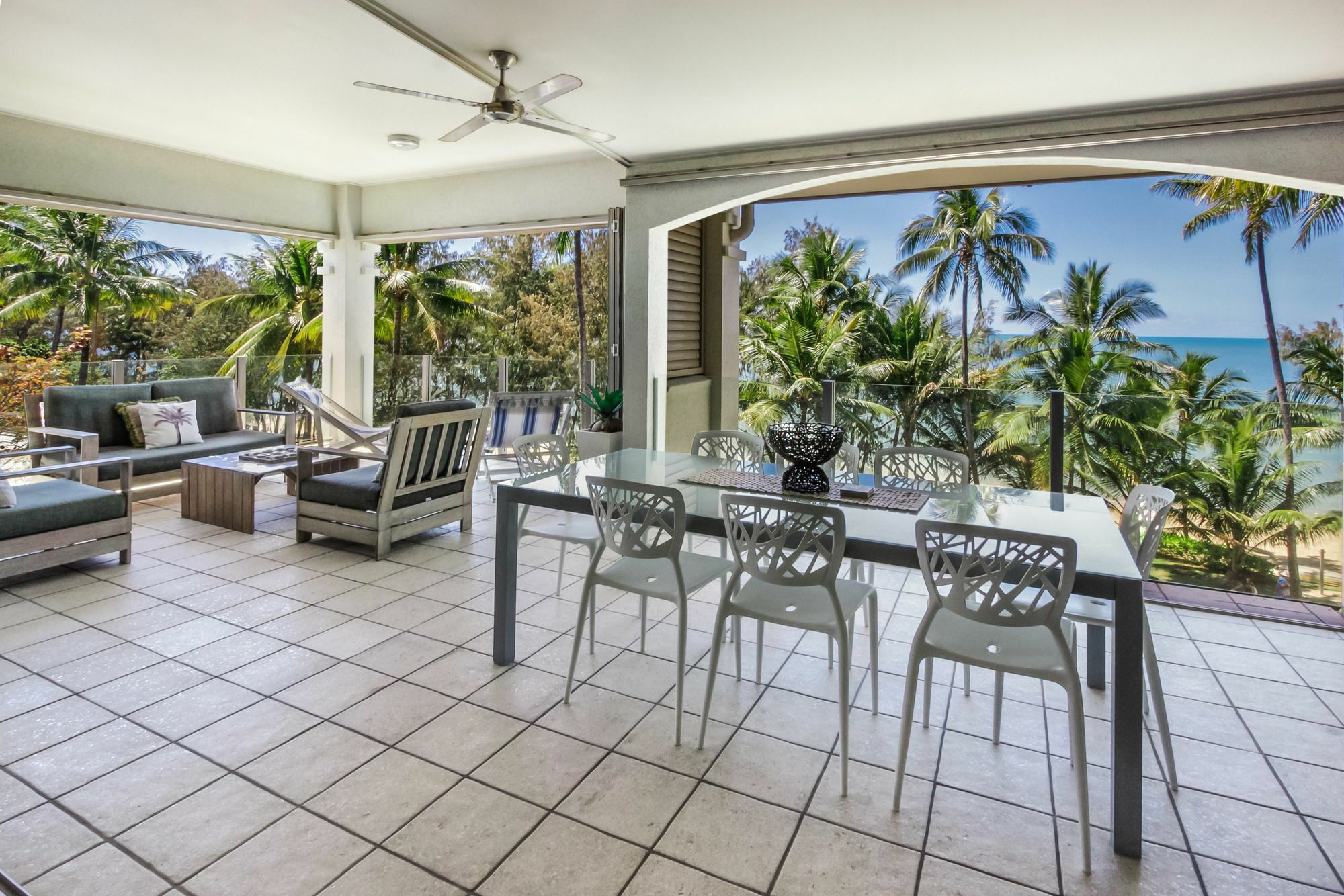 Island Views Beachfront Apartments بالم كوف المظهر الخارجي الصورة