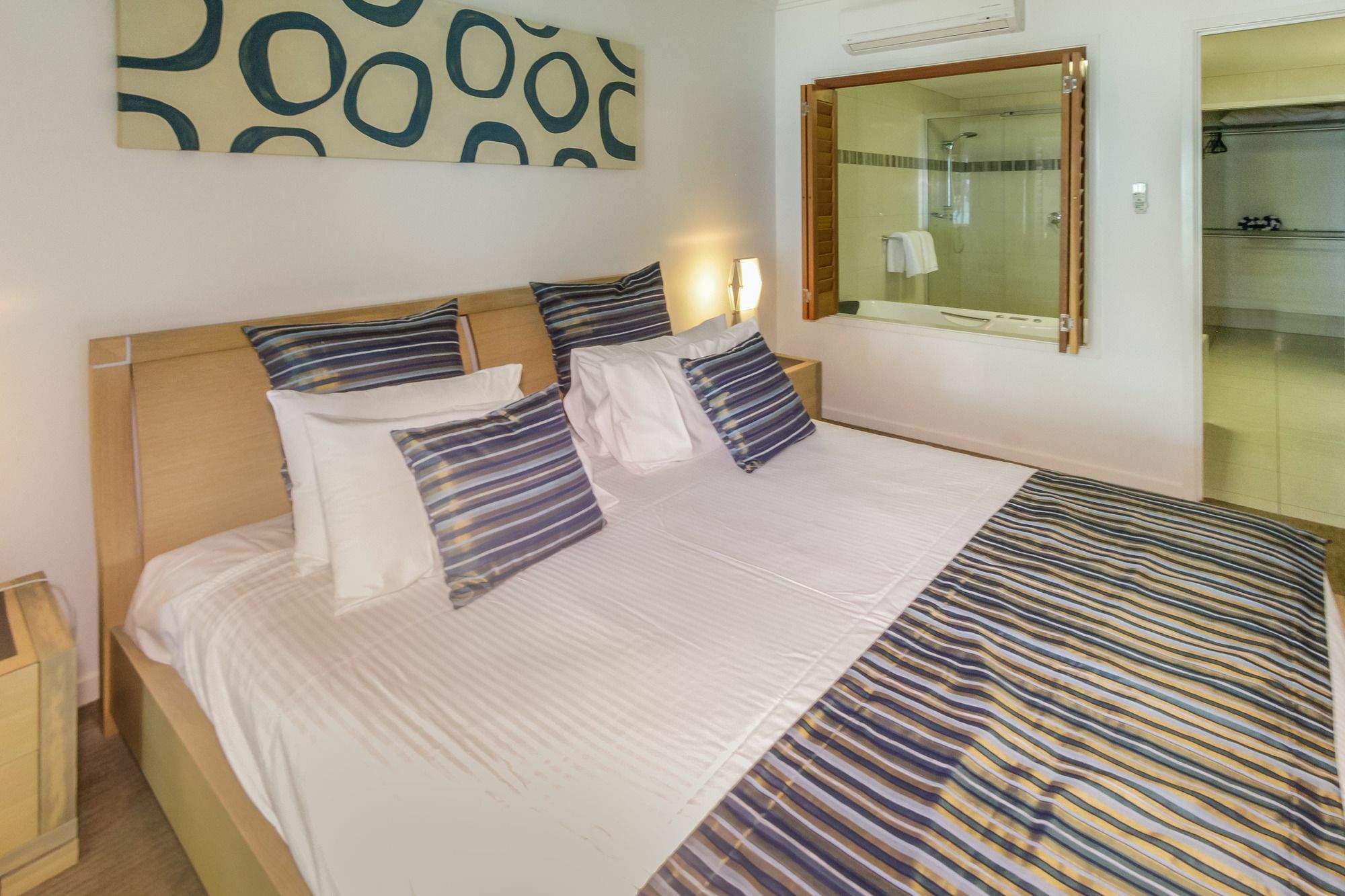 Island Views Beachfront Apartments بالم كوف المظهر الخارجي الصورة