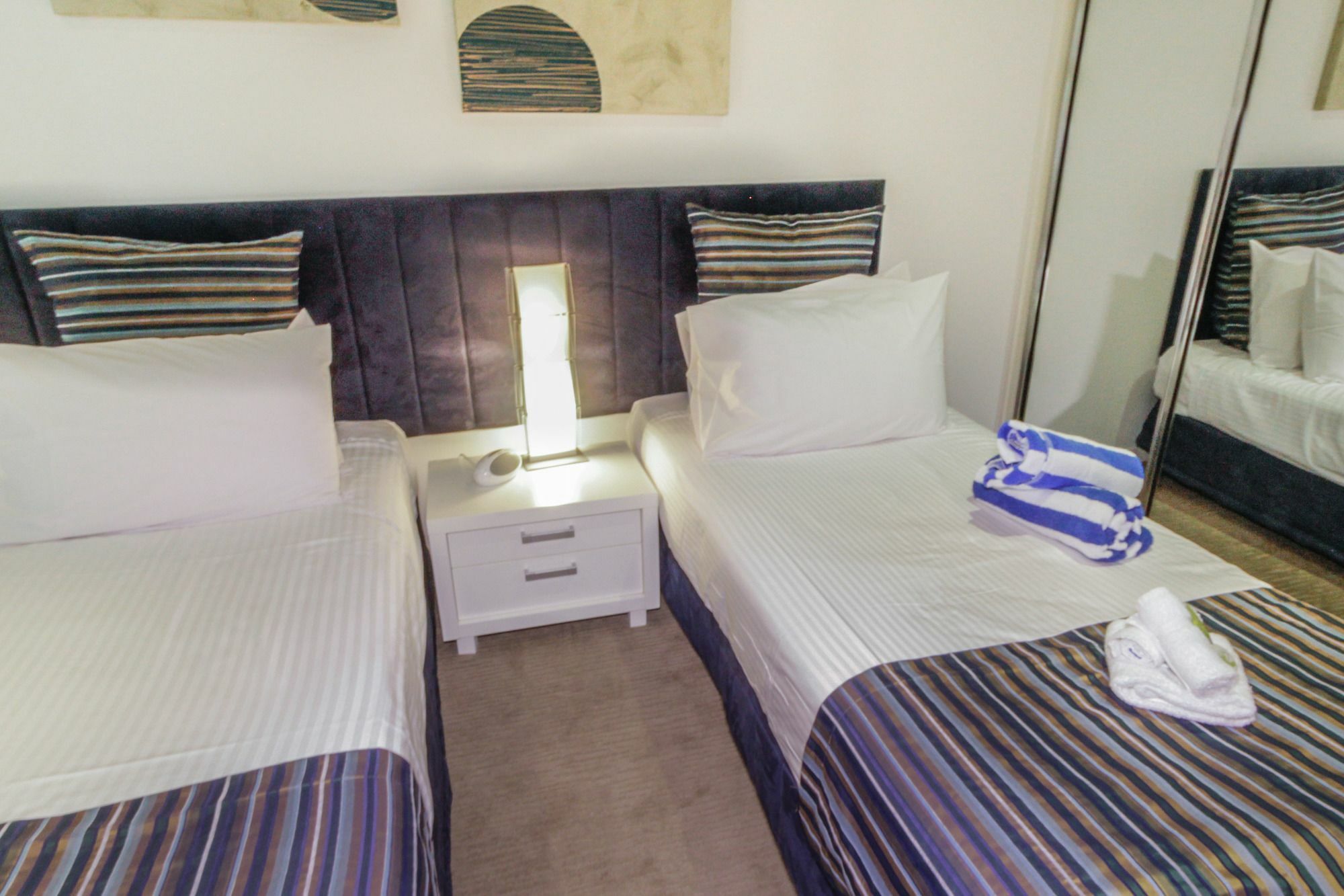 Island Views Beachfront Apartments بالم كوف المظهر الخارجي الصورة