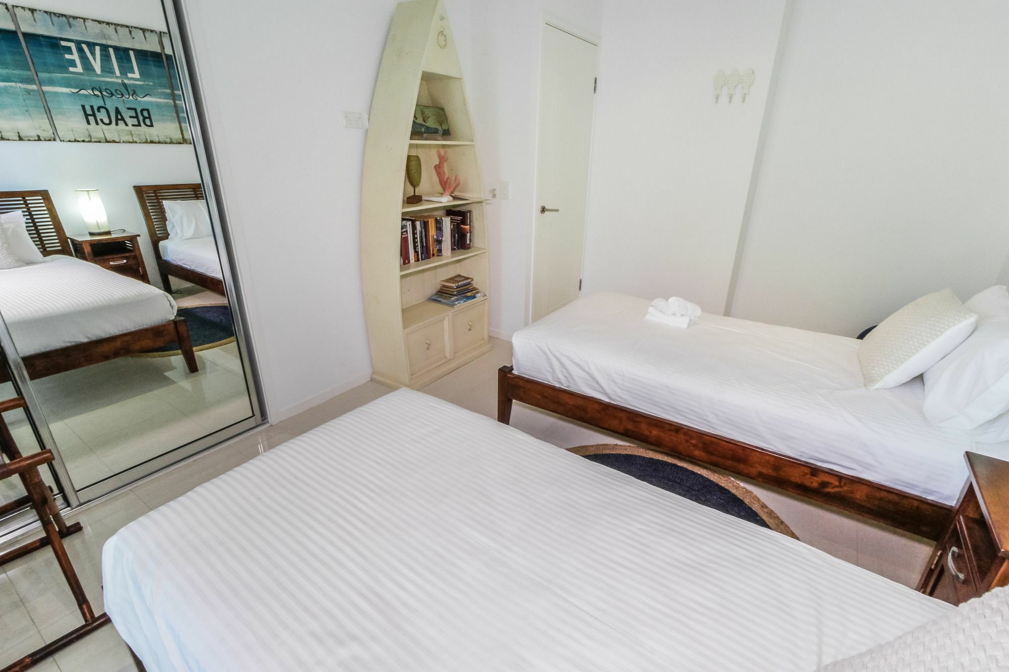 Island Views Beachfront Apartments بالم كوف المظهر الخارجي الصورة